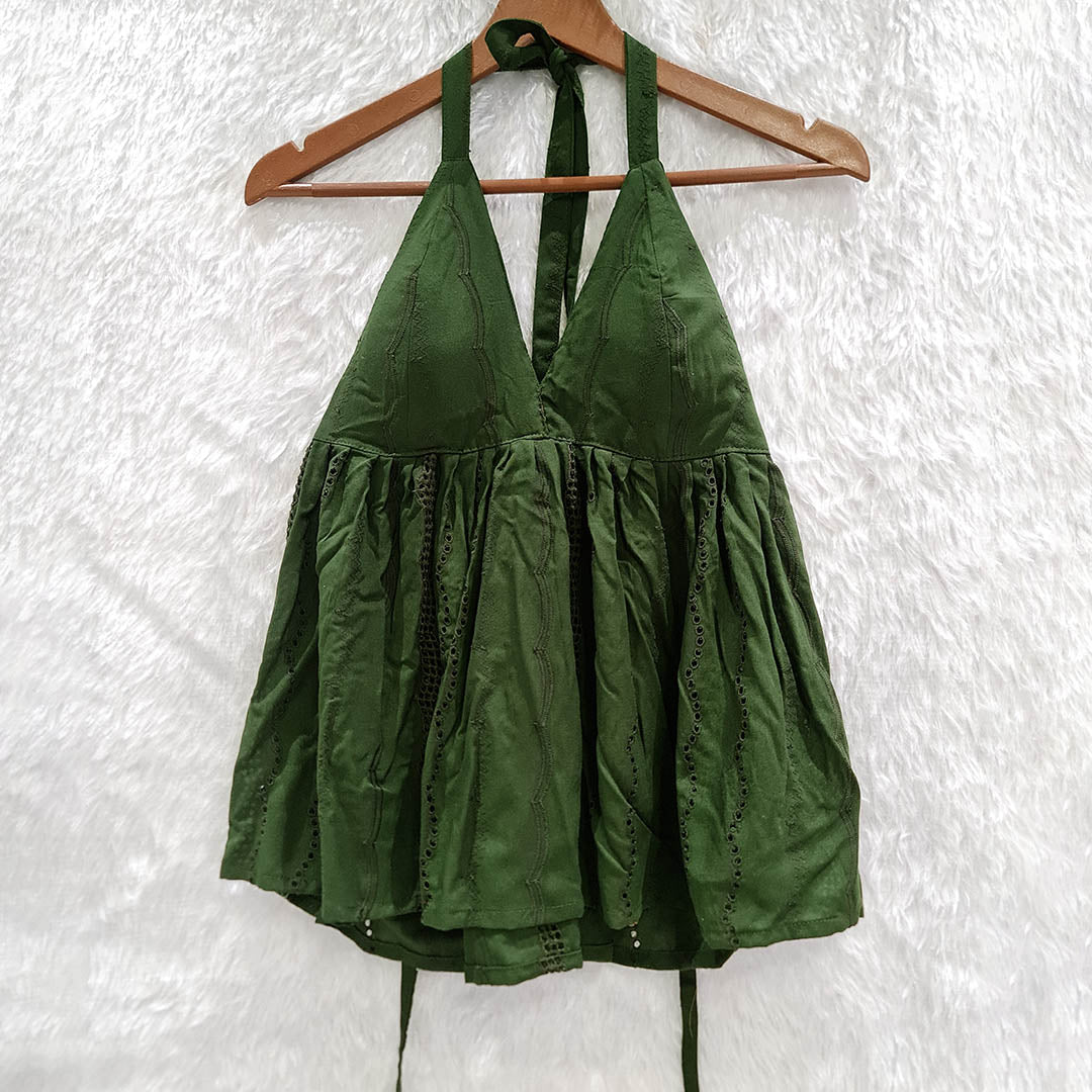 Breathable Bliss & Effortless Style: The Must-Have Cotton Halter Neck Top