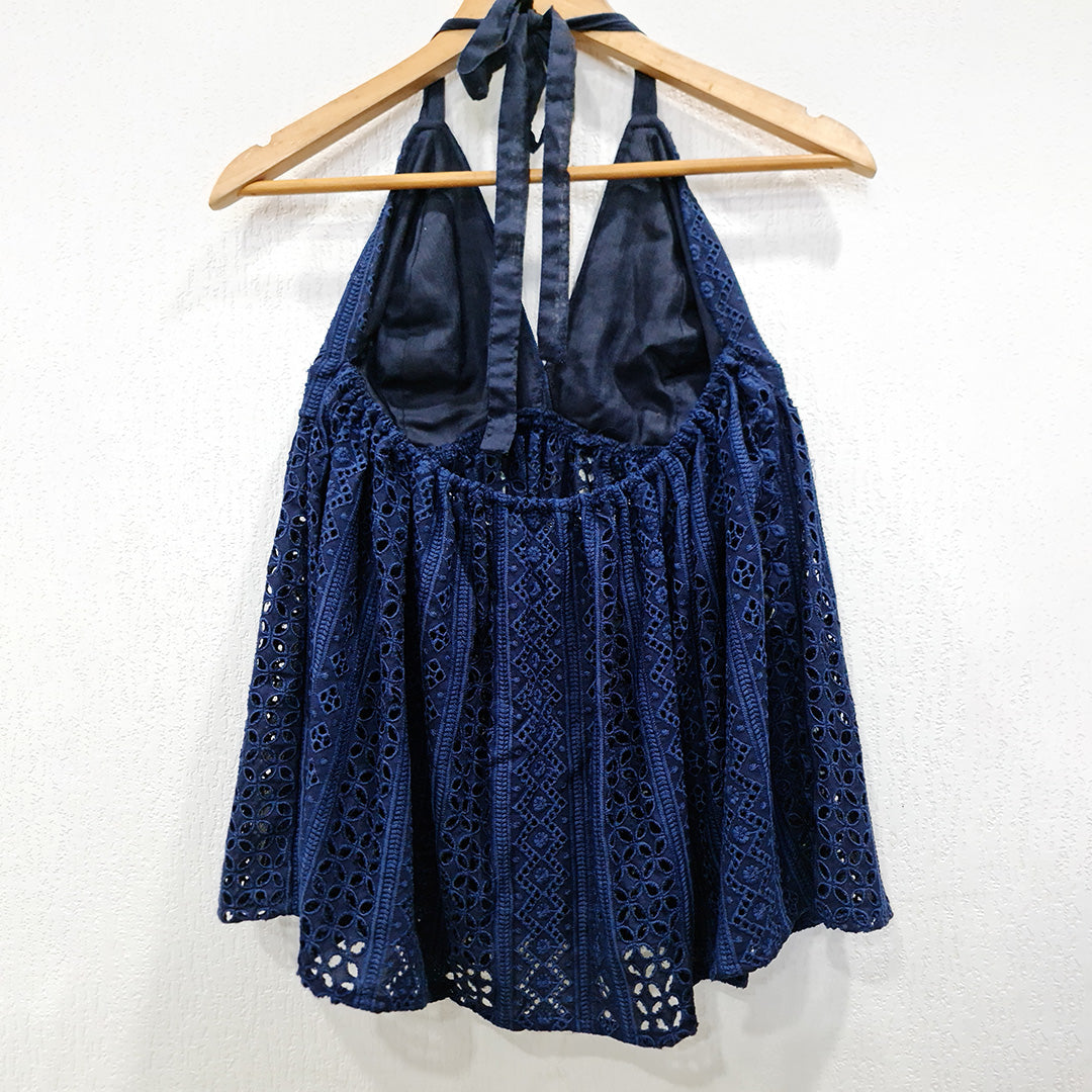 Elegance Made Easy: The Breezy Hakoba Halter Top With Removable Padding