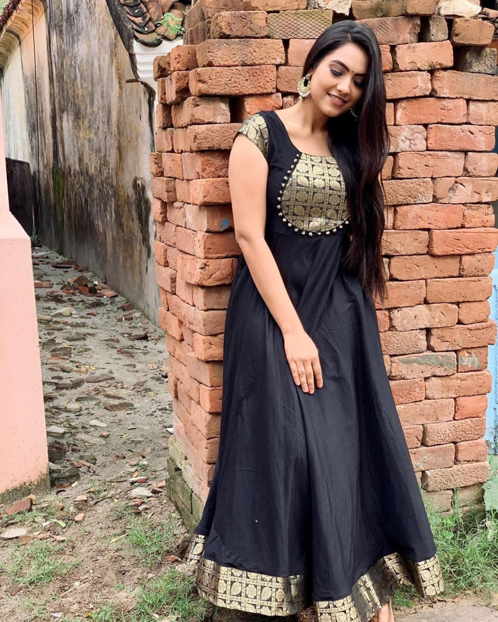 Stylish black gown hotsell