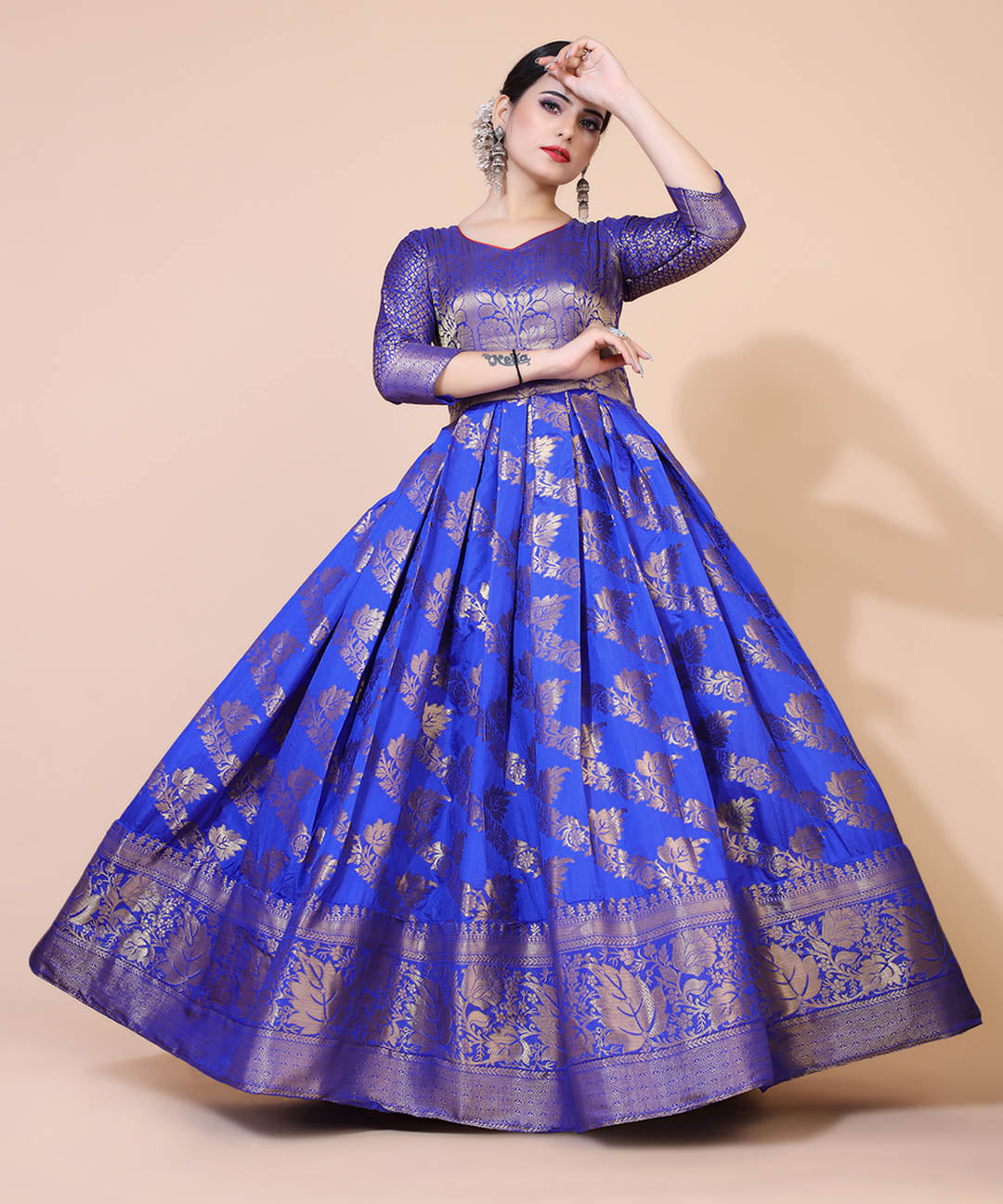 Purple jacquard silk maxi dress, ideal for elegant and formal events with a luxurious touch.