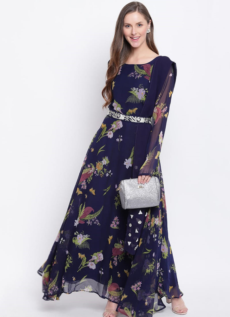 Flowing maxi dress in airy faux georgette with short sleeves and a trendy floral print. pen_spark