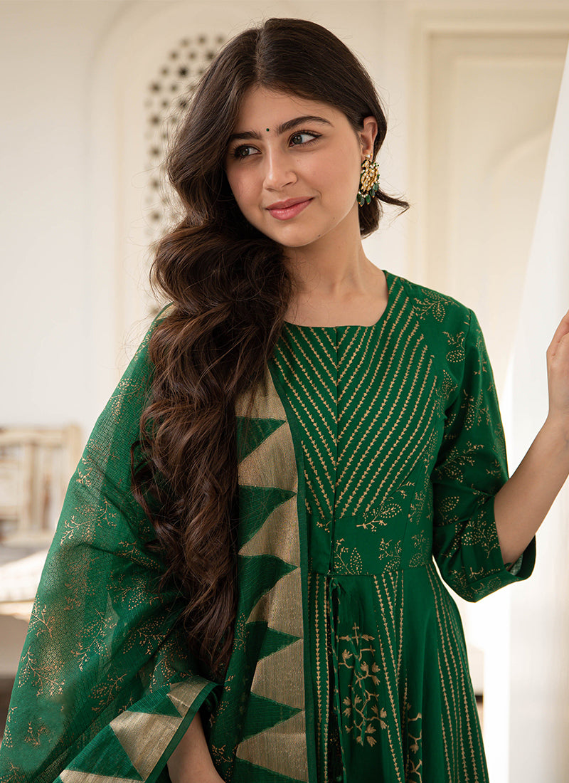 Magnetic Green Colored Front Slit Stitched Woven Jacquard Suit Set