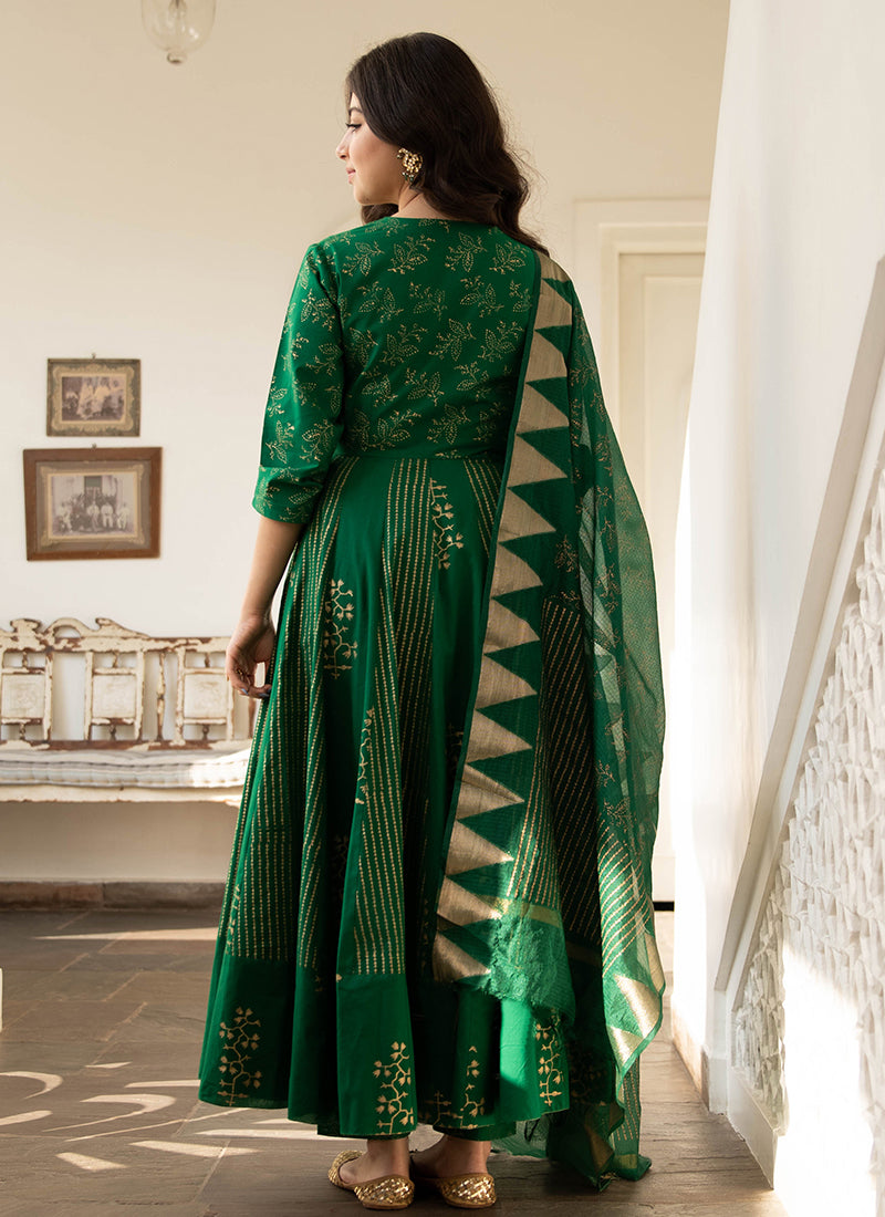 Magnetic Green Colored Front Slit Stitched Woven Jacquard Suit Set